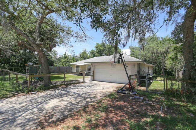 Building Photo - 205 Gerona Rd