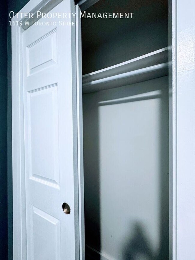 Building Photo - 1619 W Toronto St