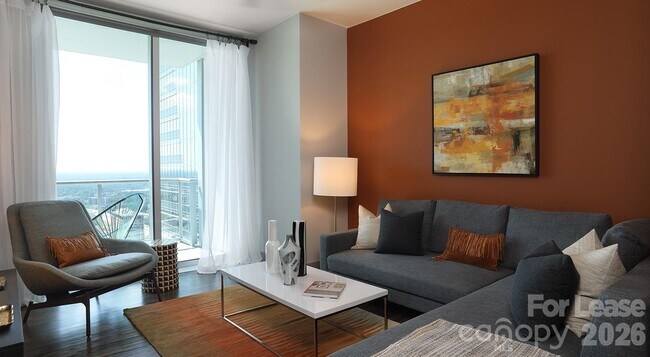 Building Photo - 525 S Church St