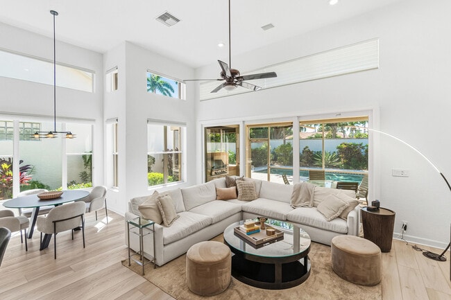 Building Photo - 6213 NW 21st Ct