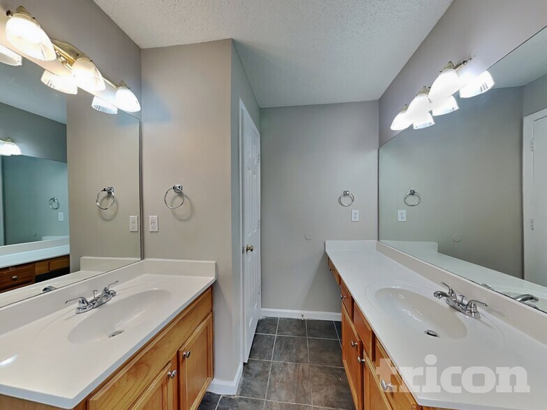 Building Photo - 341 Chase Marion Way