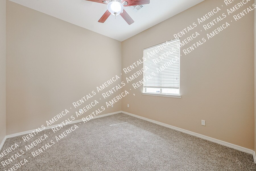 Building Photo - 14712 W Edgemont Ave