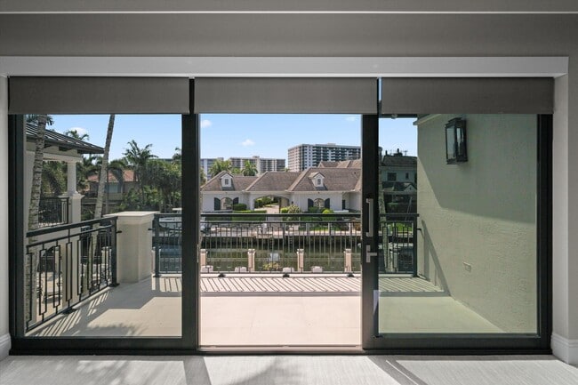 Building Photo - 7474 NE Bay Cove Ct