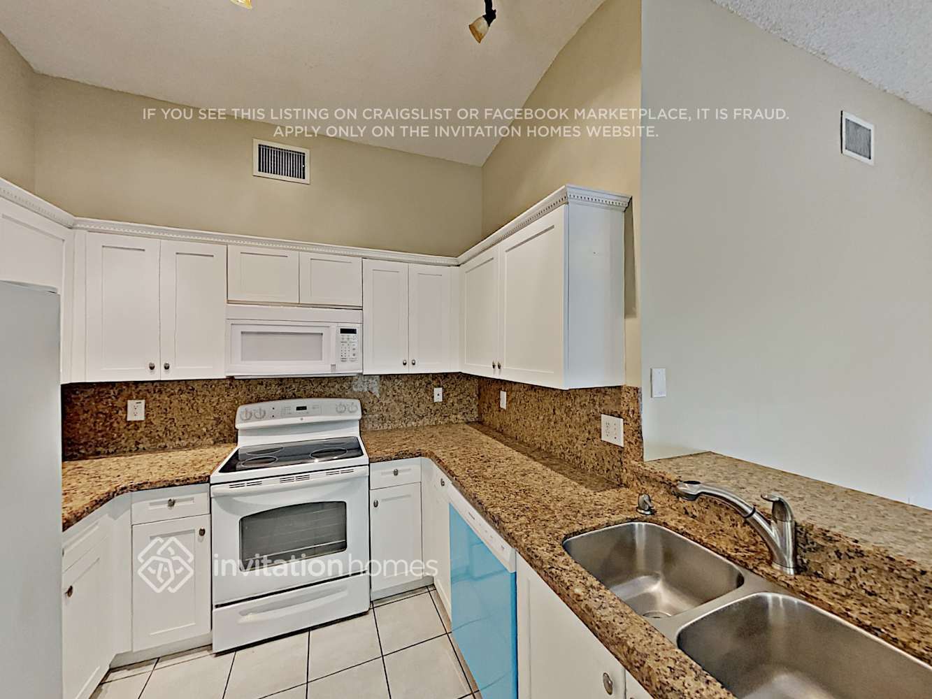 Building Photo - 9621 SW 164th Ct