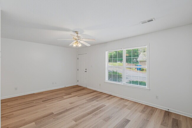 Building Photo - 3516 Acorn Woods Way,