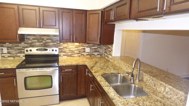 Building Photo - 5615 San Juan Ave