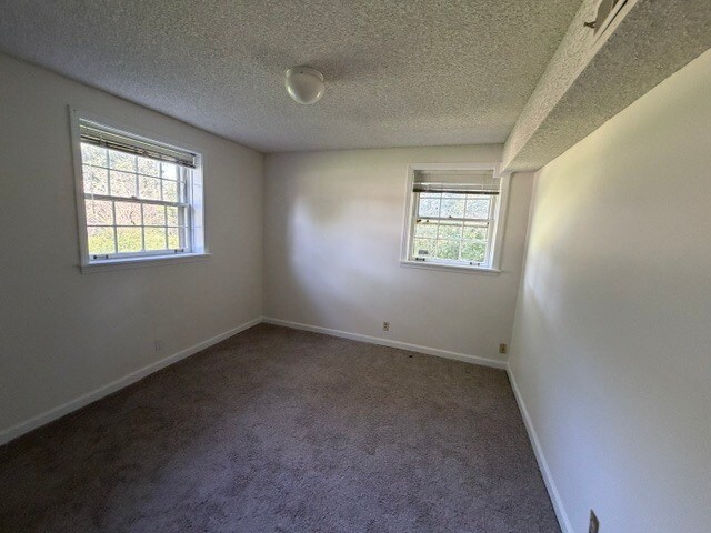 Building Photo - 2900 Moss Spring Dr