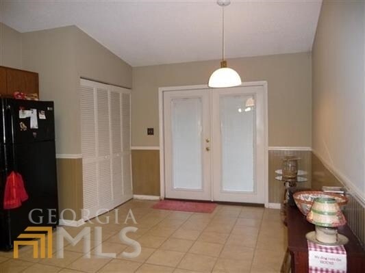 Building Photo - 223 Somerset Dr