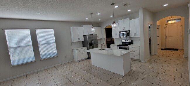 Building Photo - 2391 Beacon Landing Cir