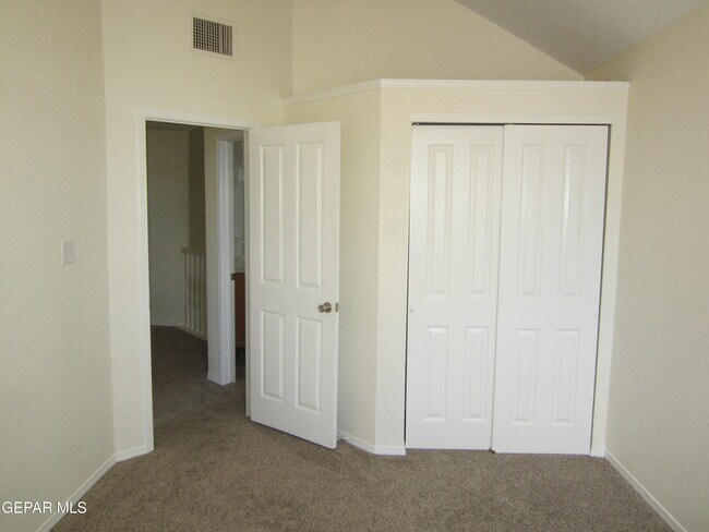 Building Photo - 538 Olmeca Dr