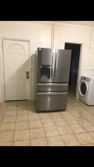 Building Photo - 69 Waterville St