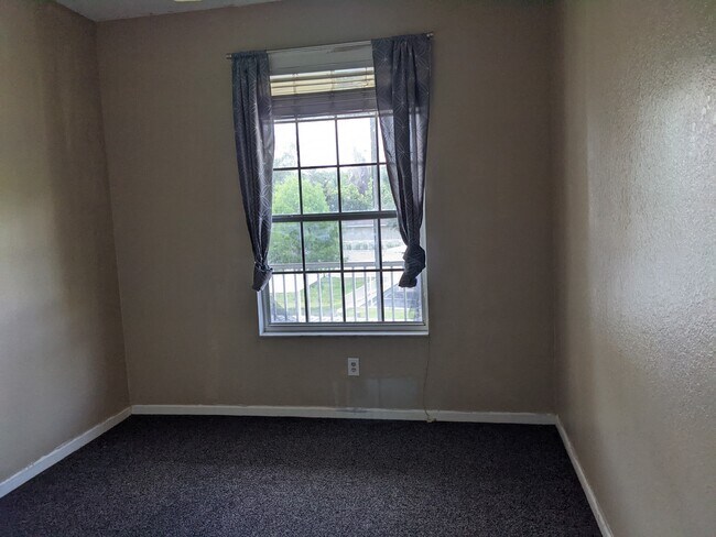 Building Photo - 588 Brantley Terrace