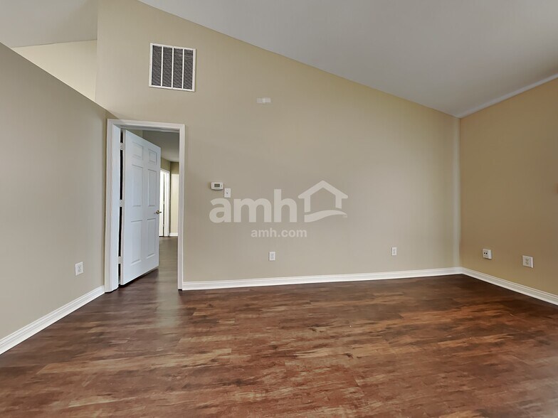 Building Photo - 937 Heatherwood Dr