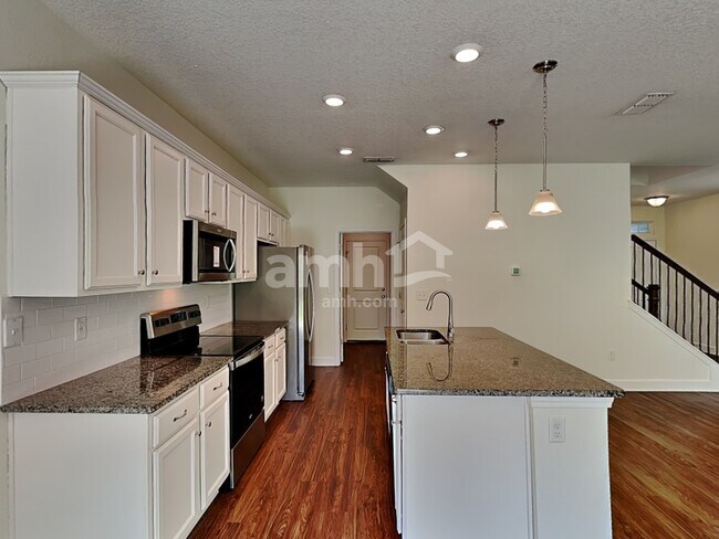 Building Photo - 8649 Highfield Ave