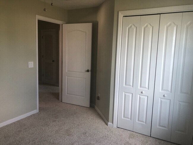Building Photo - Spacious Home on a Beautiful Lot in a Quiet Neighborhood! *SPECIAL: 1/2 OFF 1st Month + Military ...