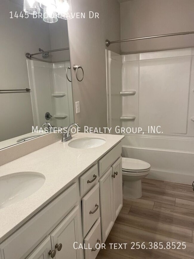 Building Photo - 1445 Brookhaven Dr