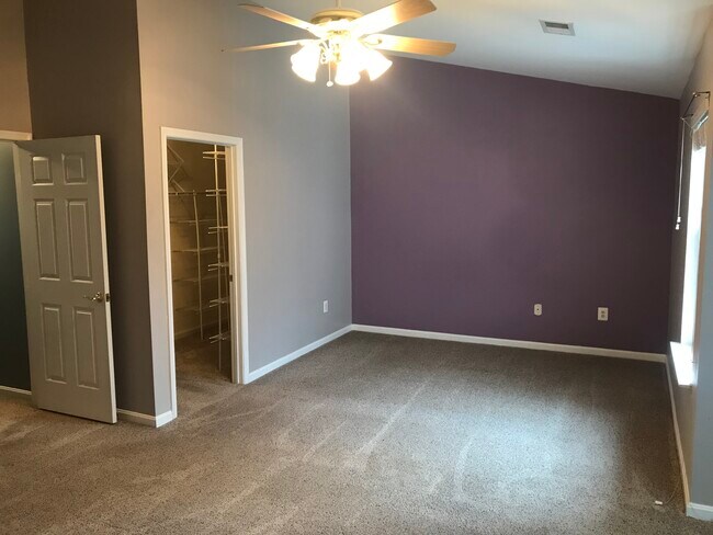 Building Photo - 205 Tilden Way