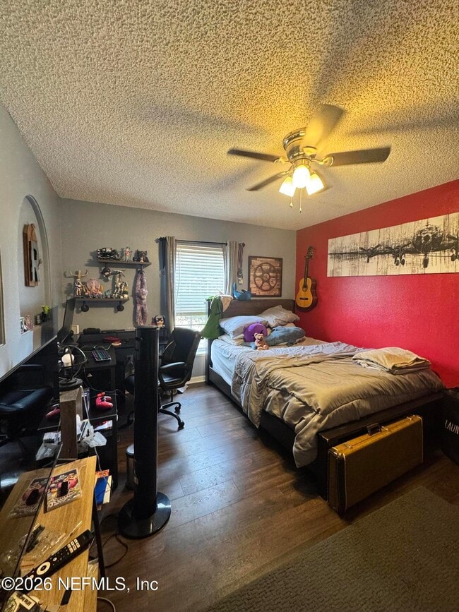 Building Photo - 12341 Glenn Hollow Dr