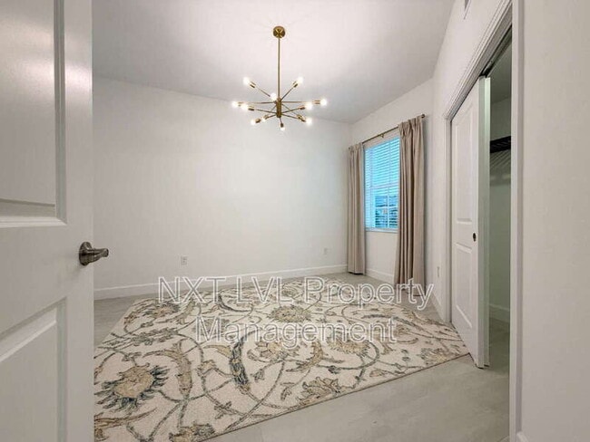 Building Photo - 16570 Ridgeview Cir