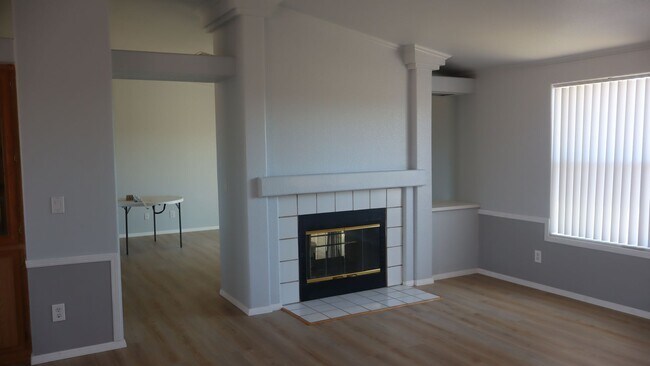 Building Photo - Acreage