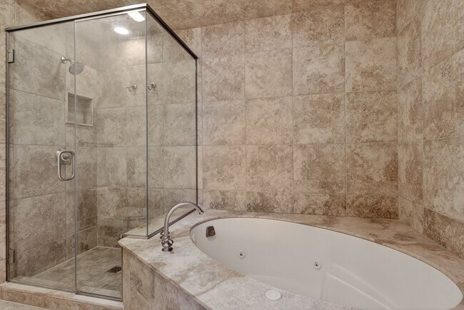 Building Photo - 155 N Hanley Rd