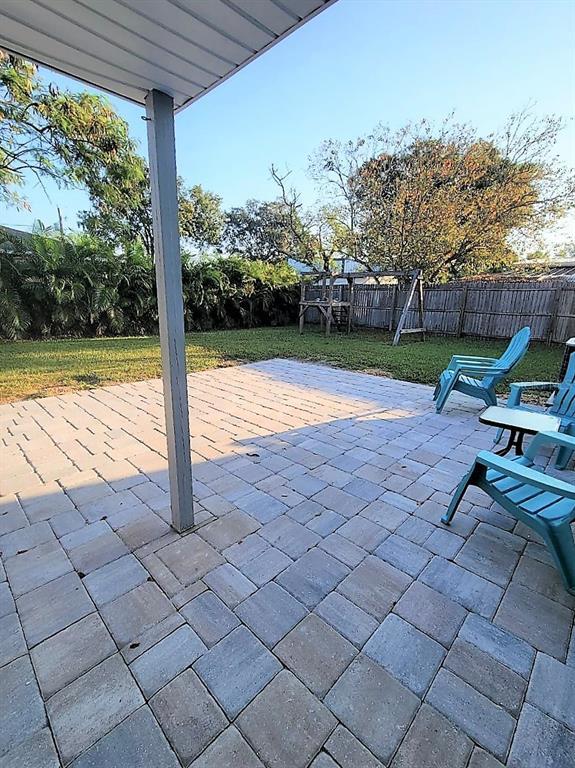 Building Photo - 513 Firefly Ln