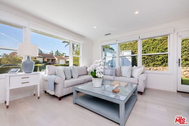 Building Photo - 134 La Plata