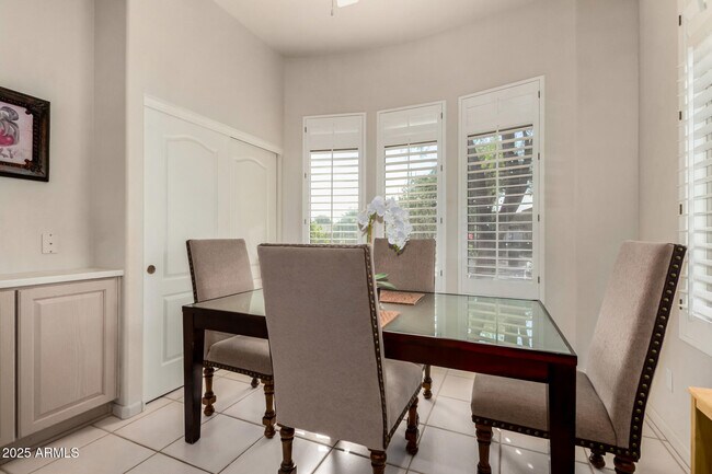 Building Photo - 8250 E Mountain Spring Rd