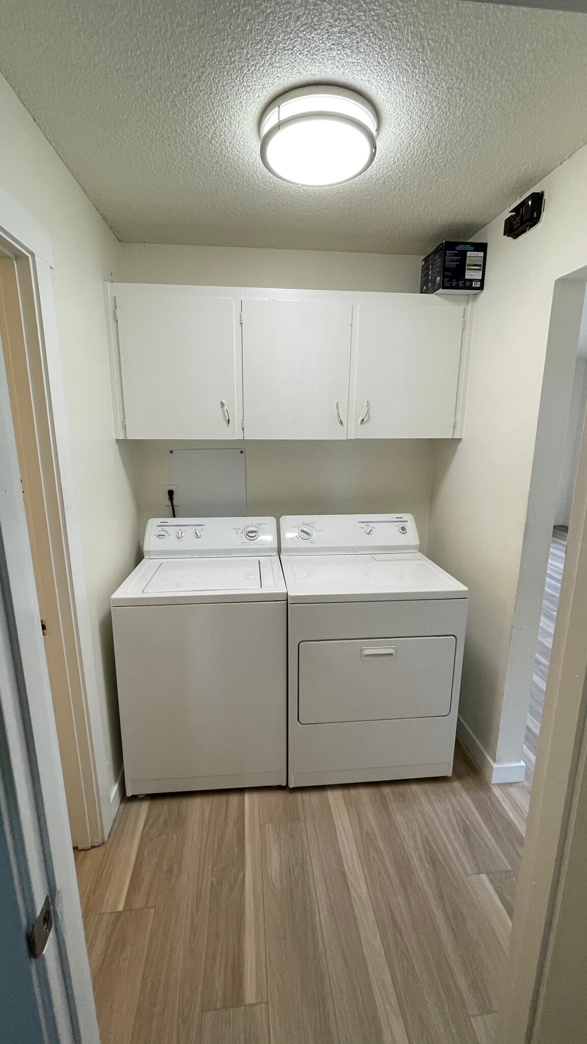Washer/Dryer - 2107 Y St