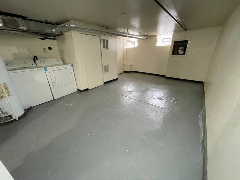 Building Photo - 1636 S 21st St