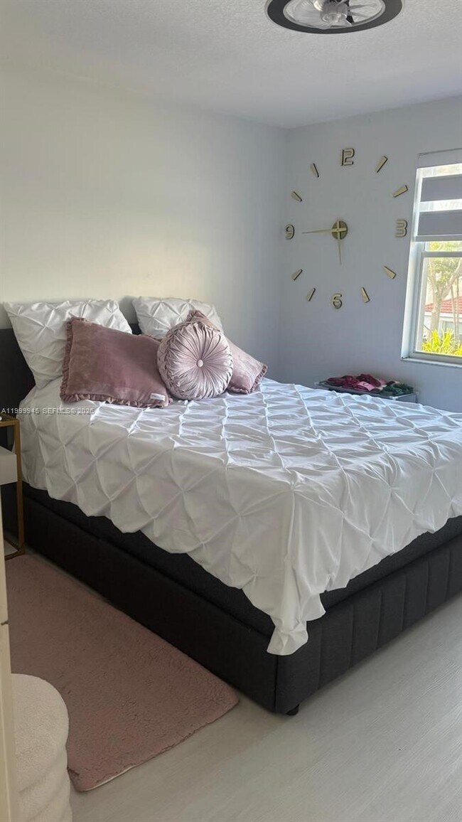 Building Photo - 11460 SW 73rd St