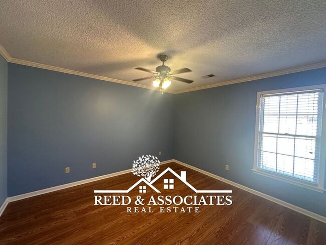 Building Photo - 3 Bedroom in Cordova Home!