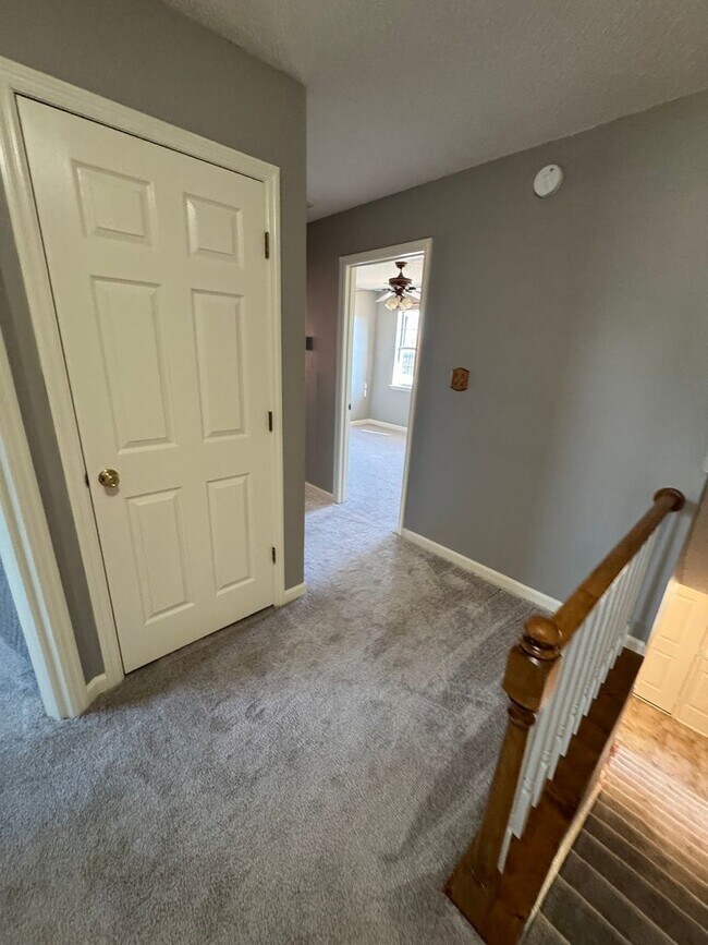 Building Photo - ** AVAILABLE NOW ** in Waterford Subdivision