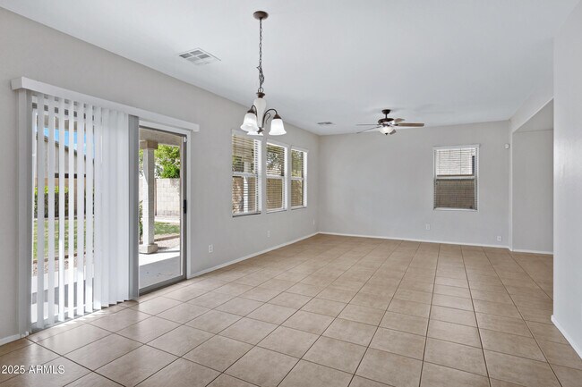 Building Photo - 1696 S Falcon Dr