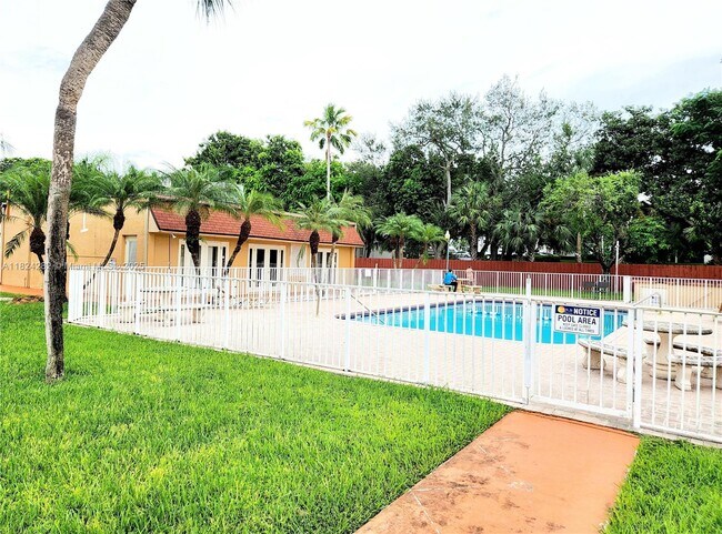 Primary Photo - 9962 SW 88th St