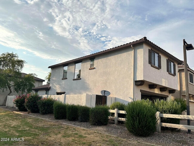 Building Photo - 3823 E Trigger Way