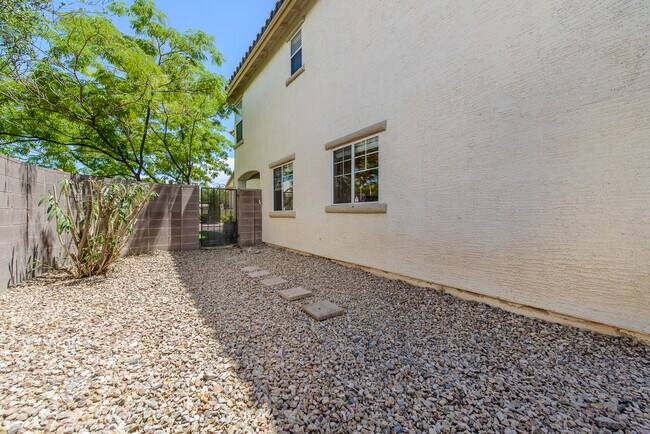 Building Photo - Stunning Gated Community in Summerlin!