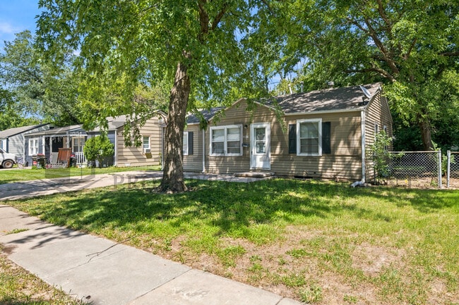 Building Photo - 1126 Silverdale Ct
