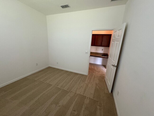 Building Photo - LARGE// Brand New 4/3.5 Bedroom Home in Br...