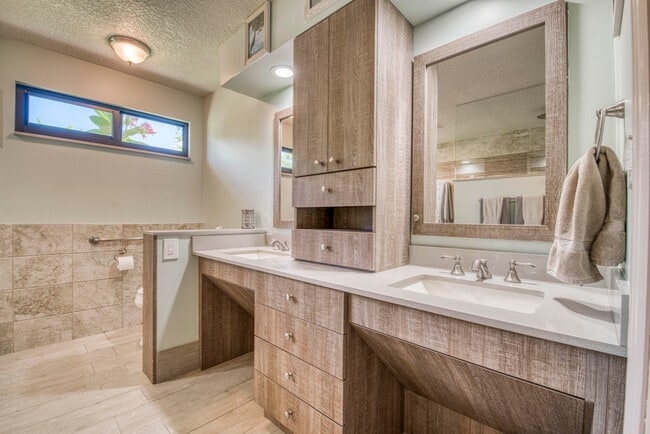 Building Photo - 1 Wycliff Rd