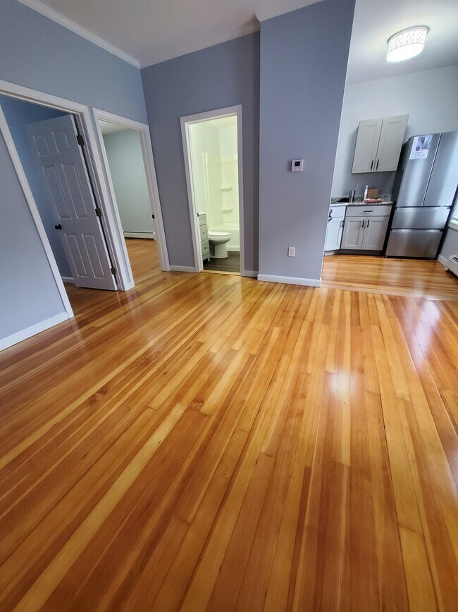 Building Photo - 38 Tuttle St