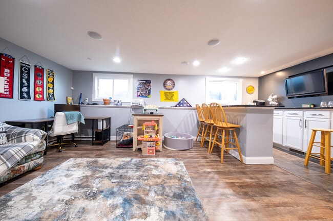 Building Photo - 7801 Noble Ave N