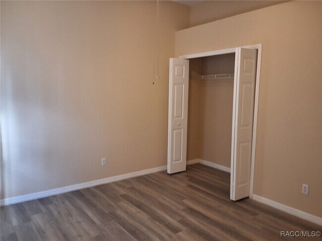Building Photo - 1474 W Pringle Pl