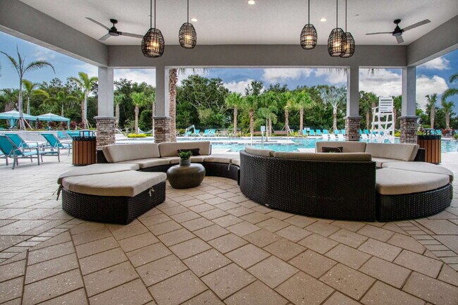 Building Photo - Lakeside Luxury in Parrish - 5 Bedroom BRAND NEW HOME