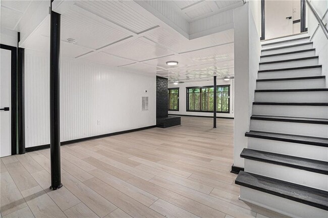 Building Photo - 788 Sherwood Rd N W