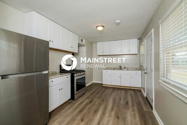 Building Photo - 3 Bedroom Pet-Friendly Home in LOUISVILLE,...