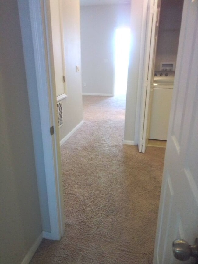 Building Photo - Arborview Park Townhouse close to UCF located in Oviedo (2 bed /2 1/2 bath)