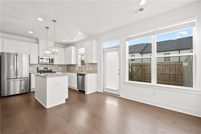 Building Photo - 124 Auburn Wds Dr