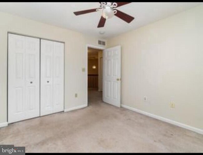 Building Photo - 471 Stonehedge Ln