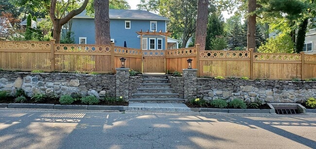 Building Photo - 18 20th Ave